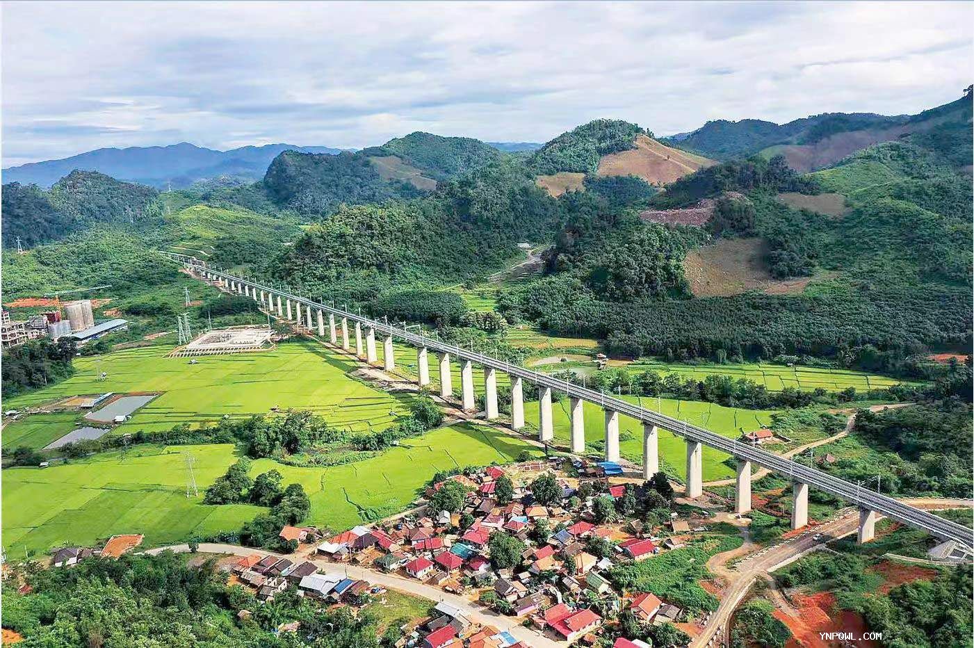 “中老鐵路”攜配齊物流共進(jìn)，共創(chuàng)美好未來(lái)!